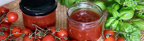 Tomatenmarmelade, Tomaten und Basilikum